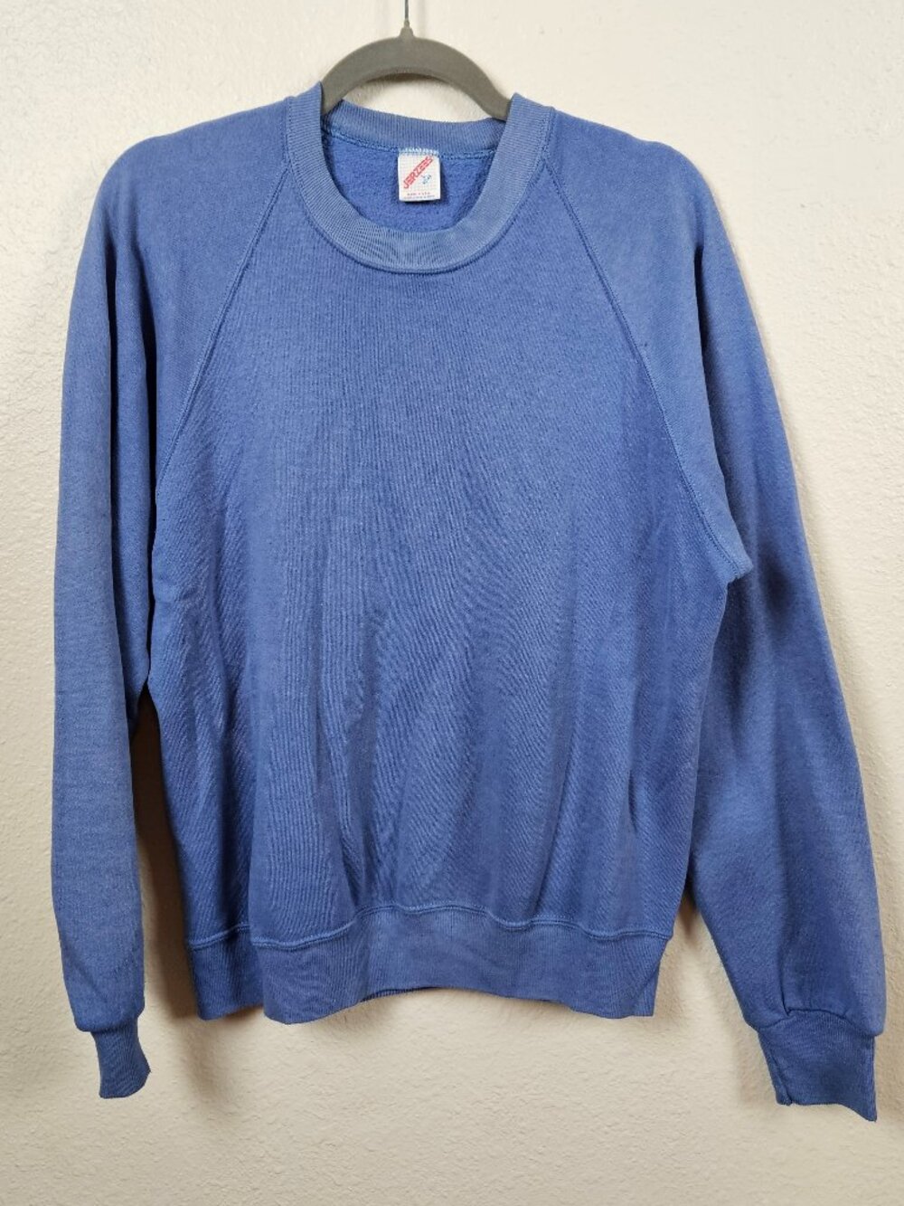 Vintage jerzees raglan sweatshirt cornflower blue